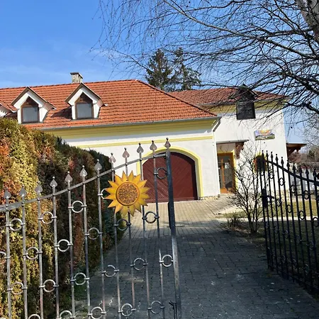 Bakonyi Napsugar Vendeghaz Dobronte