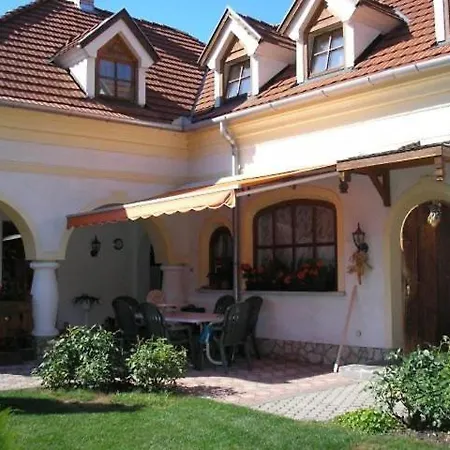 Apartment Bakonyi Napsugar Vendeghaz Dobronte