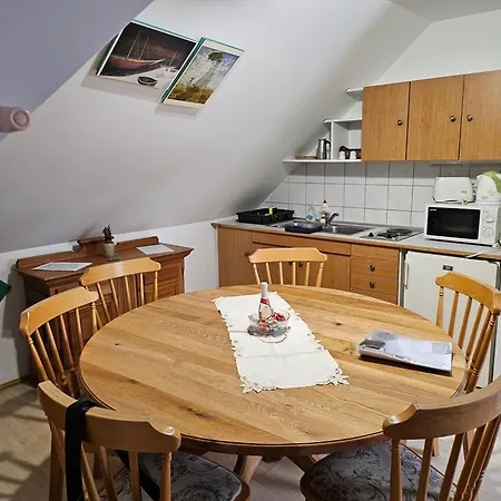 Bakonyi Napsugár * Döbrönte